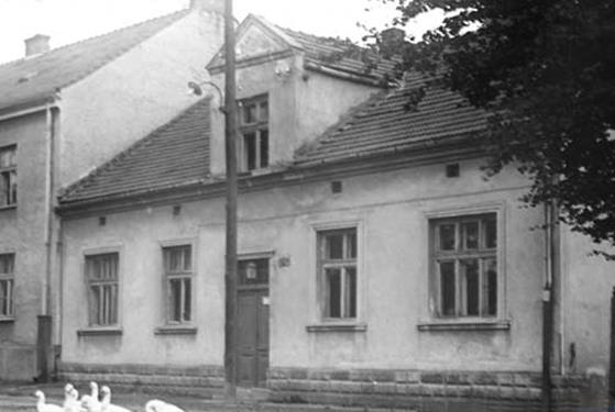 01 Pierwsza siedziba sercanow  w Płaszowie.jpg