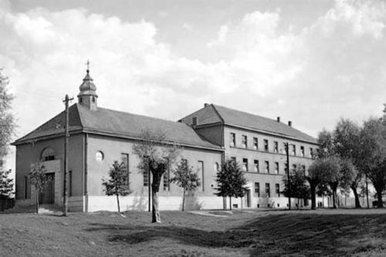 05 Kosciol i klasztor.jpg